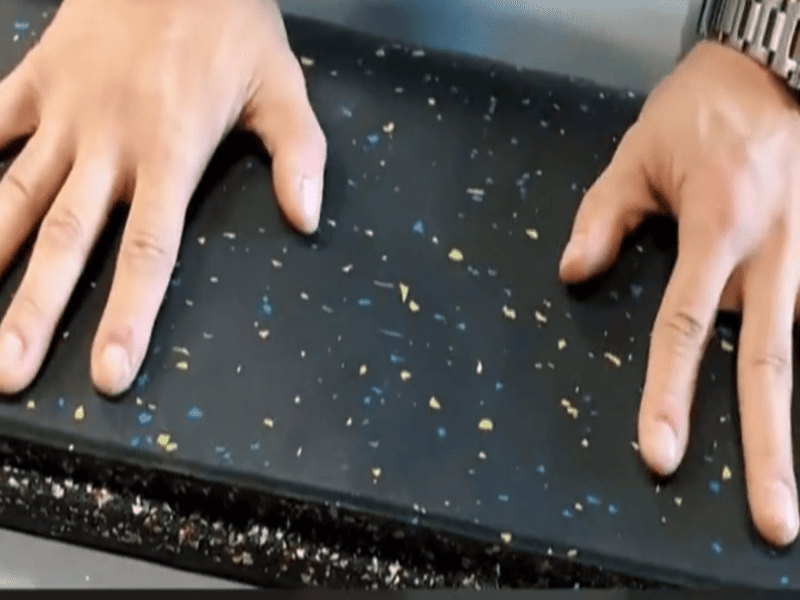 Perbandingan Struktur Lantai Olahraga PVC versus Karet